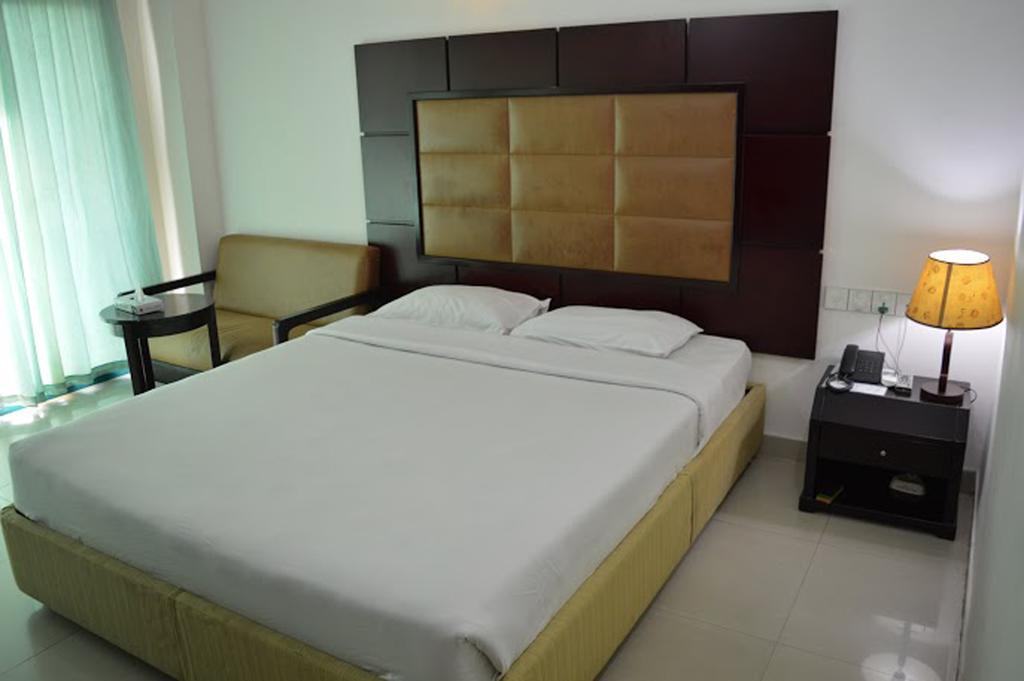 קוקס בזאר Hotel Mishuk חדר תמונה